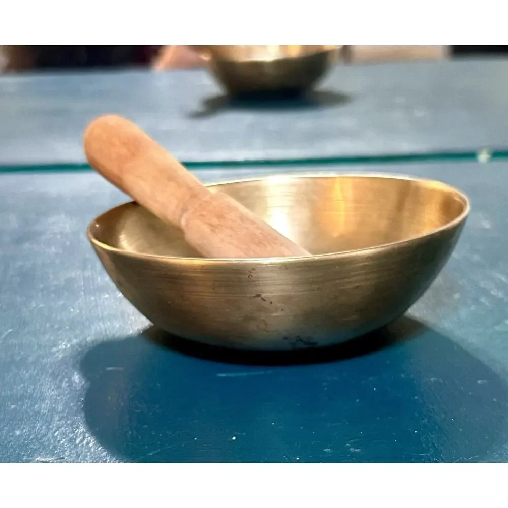 Vintage Hand Hammered Tibetan Antique ManiPuri Singing Bowl 4.8